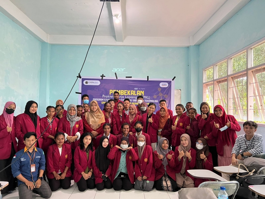 SEBELUM MENERJUNGKAN MAHASISWA PKL, PROGRAM STUDI FARMASI UNIMUDA SORONG LAKUKAN PEMBEKALAN TERHADAP MAHASISWA FARMASI